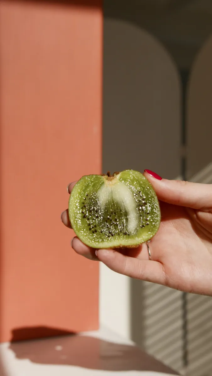 Kiwi fruit at its winter peak according to fruit season chart